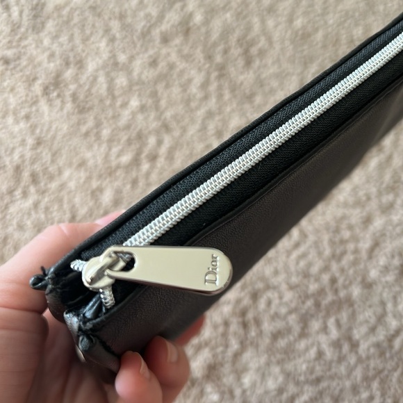 Dior Beauty Black Faux Leather Makeup Brush Case - Picture 2 of 8